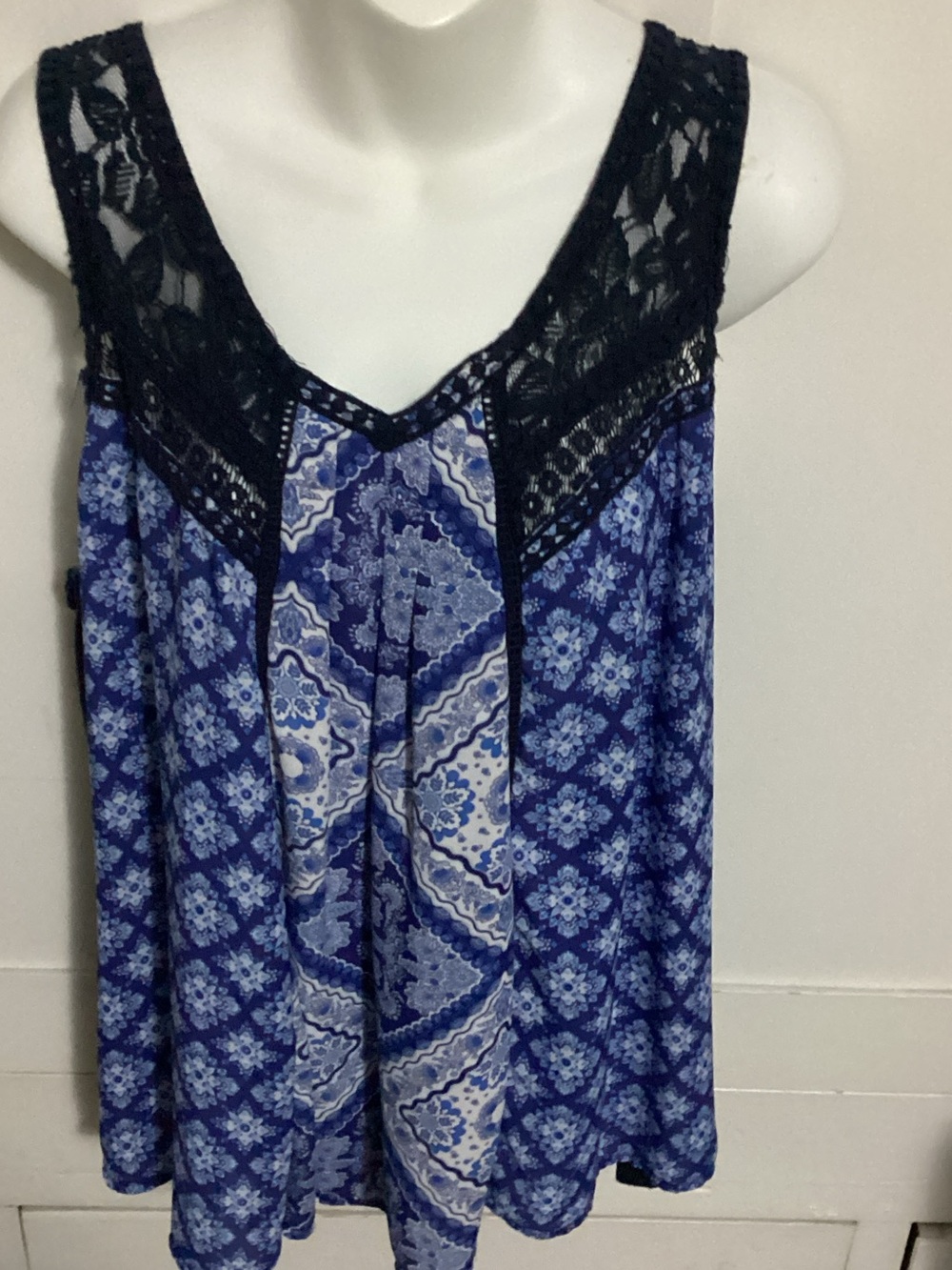 Blue Lace-Trim Printed Women's Tank Top Skylar &Jade size 1X